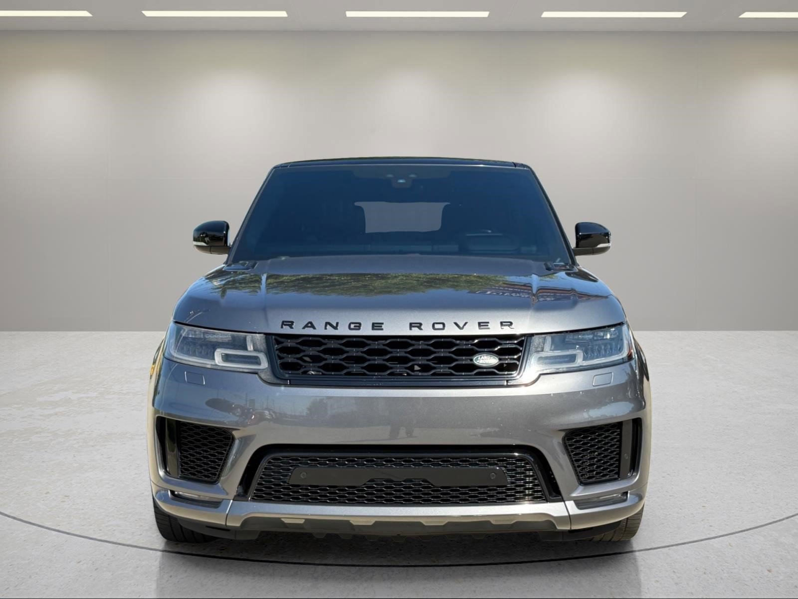 Used 2019  Land Rover Dynamic image 2