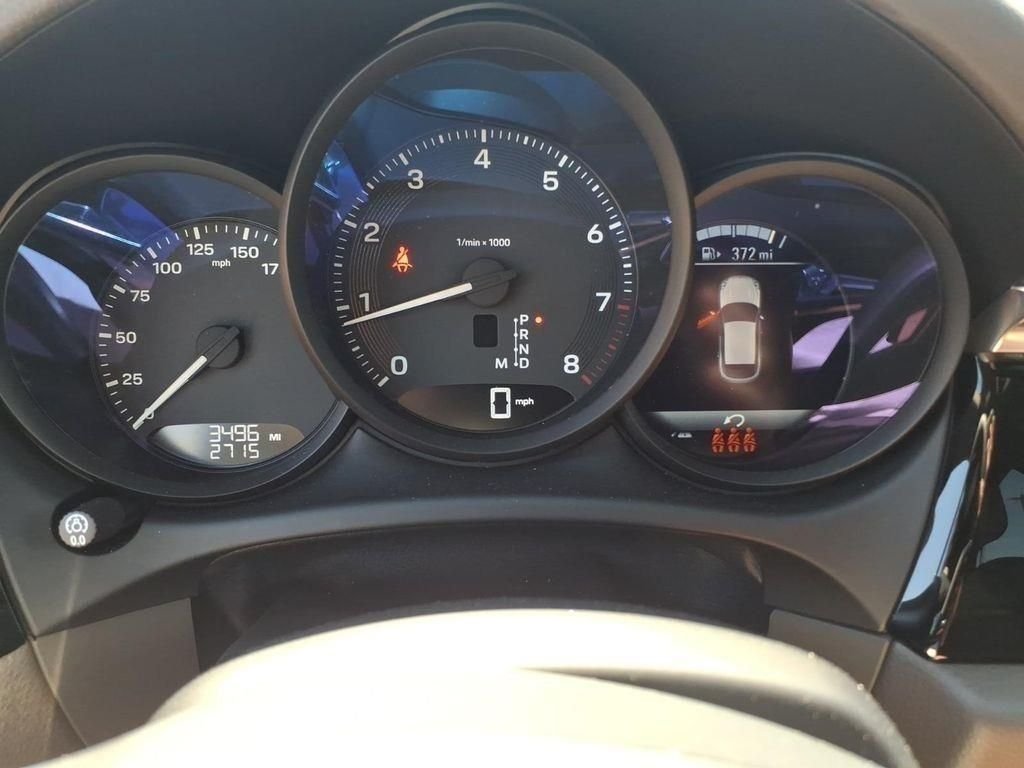 Used 2025  Porsche Base image 19