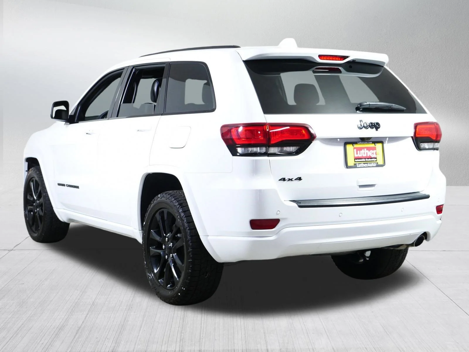 Used 2021 Bright White Clearcoat Jeep Laredo X image 5