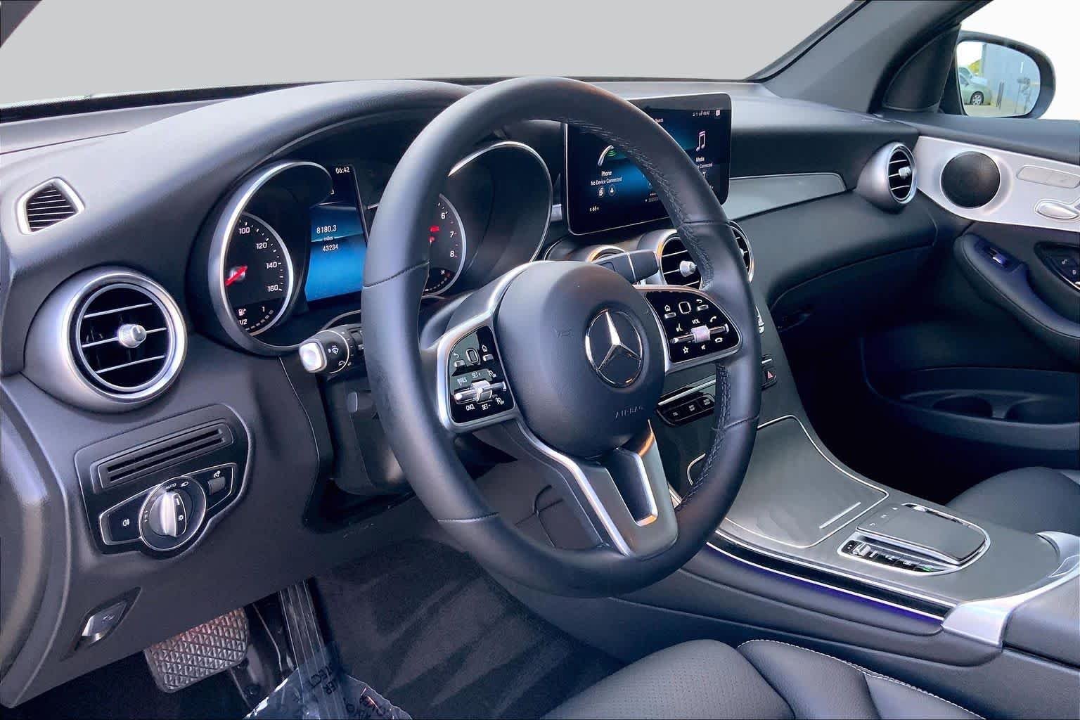 2022 Mercedes-Benz GLC GLC300 - Photo 16