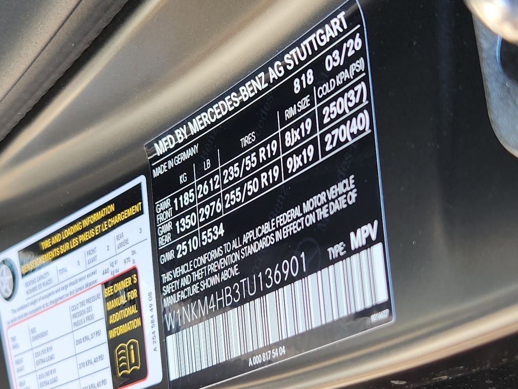 New 2026 MANUFAKTUR Graphite Grey Magno Mercedes-Benz GLC300 4MATIC® image 11