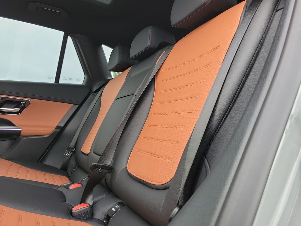 New 2027 MANUFAKTUR Alpine Grey Mercedes-Benz GLC 300 image 9