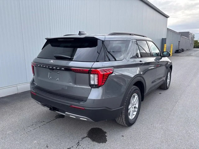 New 2027 Carbonized Gray Metallic Ford Active image 12