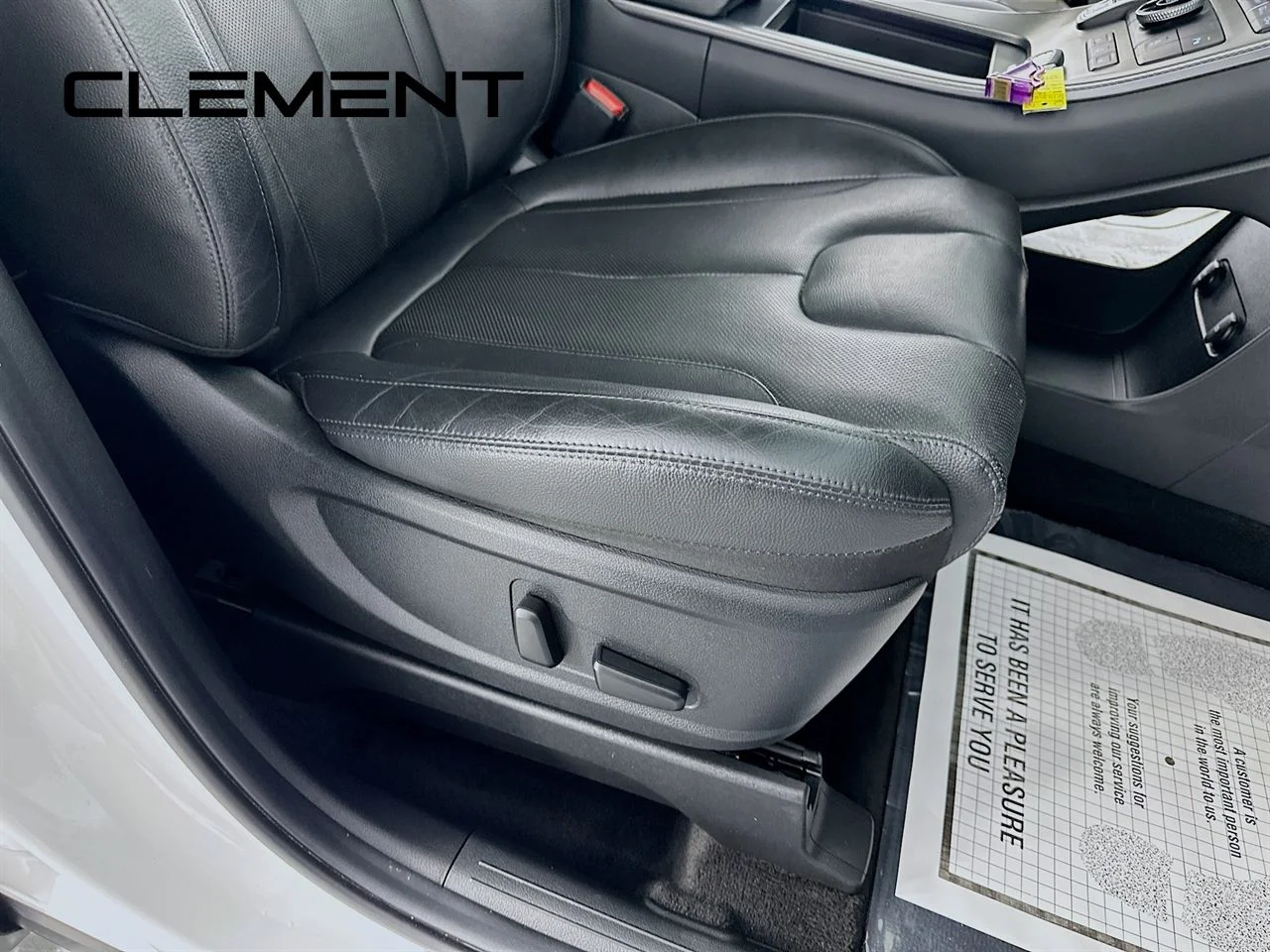 Used 2022 Hyper White Hyundai SEL image 35