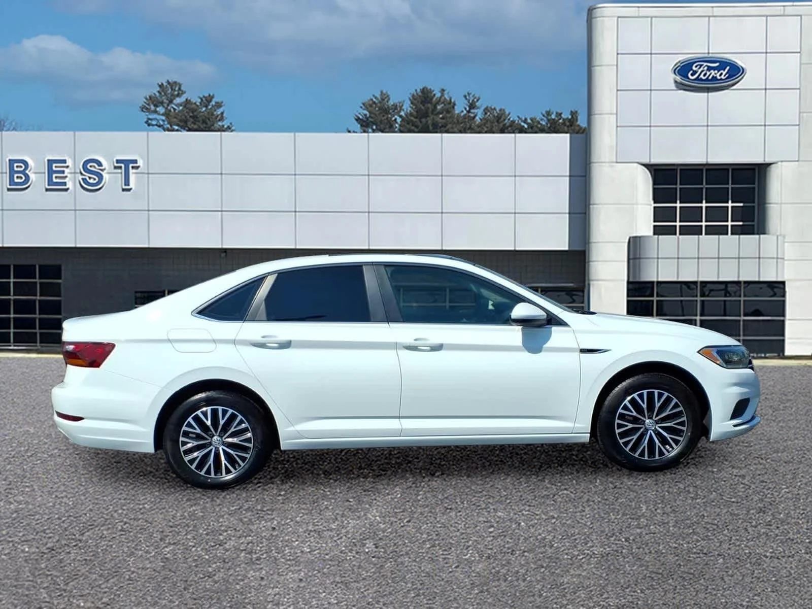 Used 2019 Pure White Volkswagen SEL image 8