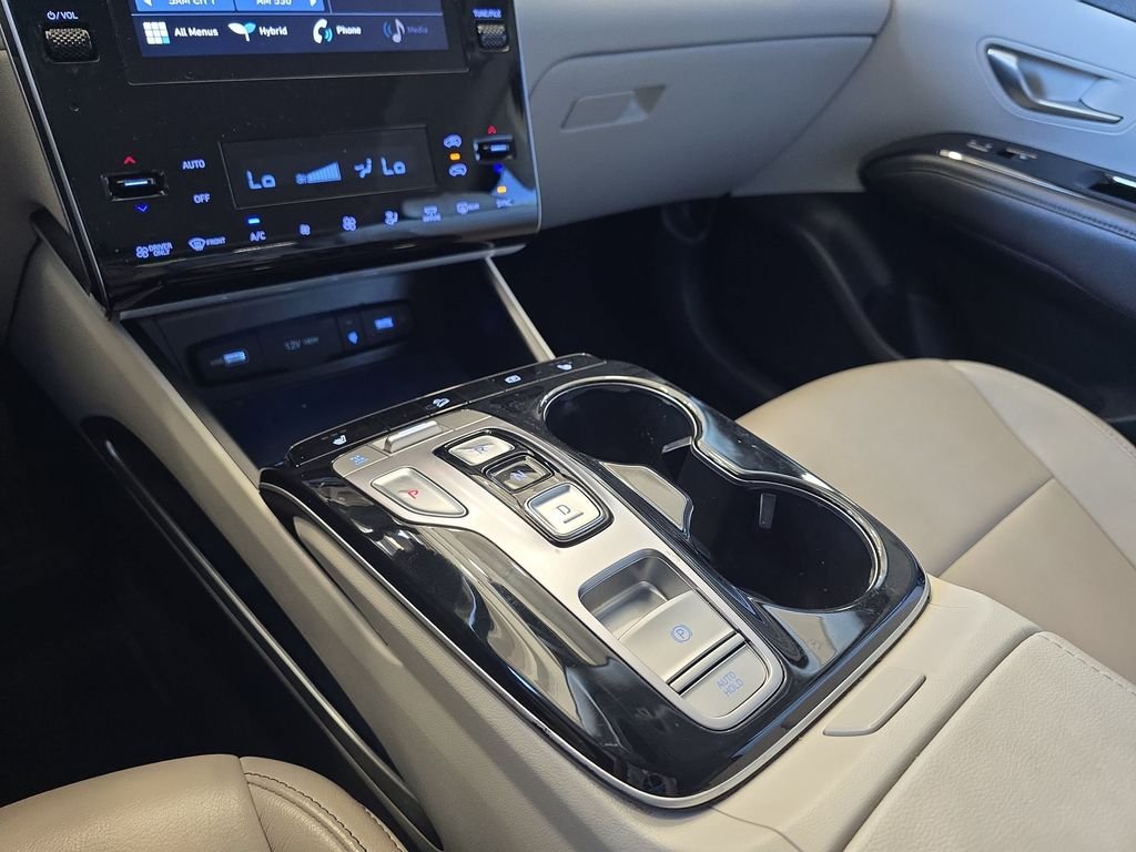Used 2022 Black Hyundai SEL Convenience image 25