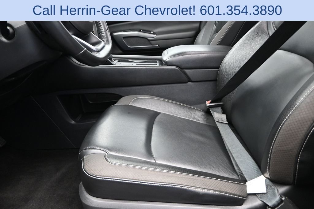 Used 2023 Red Nissan SL image 13