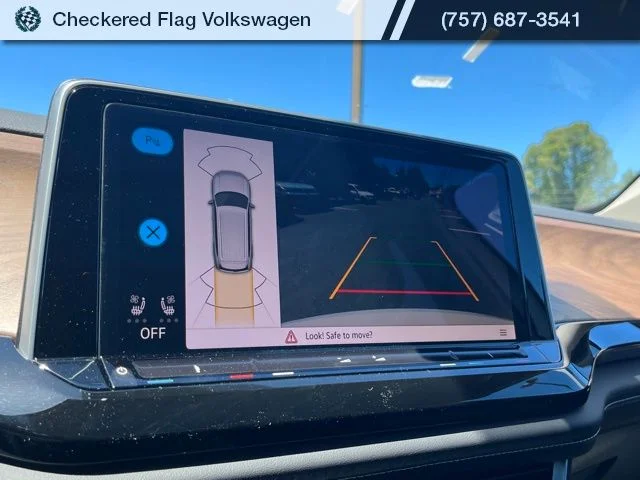 New 2026 White Volkswagen 2.0T SE w/Technology image 41