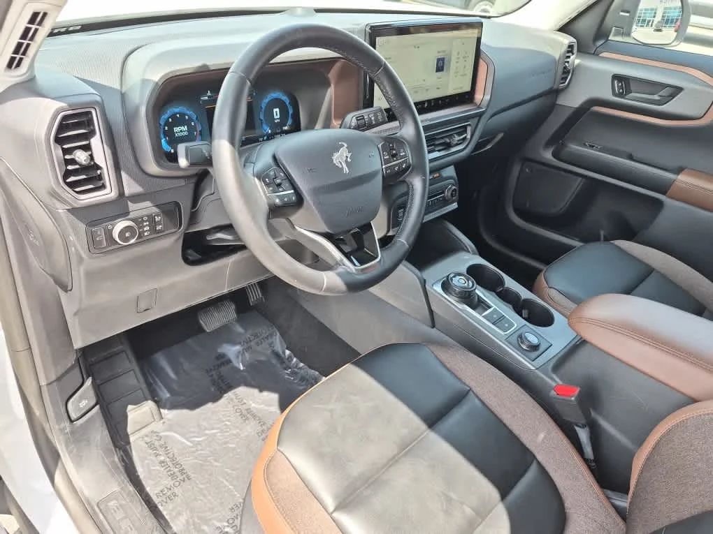 Certified Used 2025 Oxford White Ford Outer Banks image 11