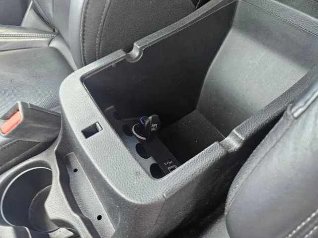 Used 2019 Silver Jeep Limited image 26