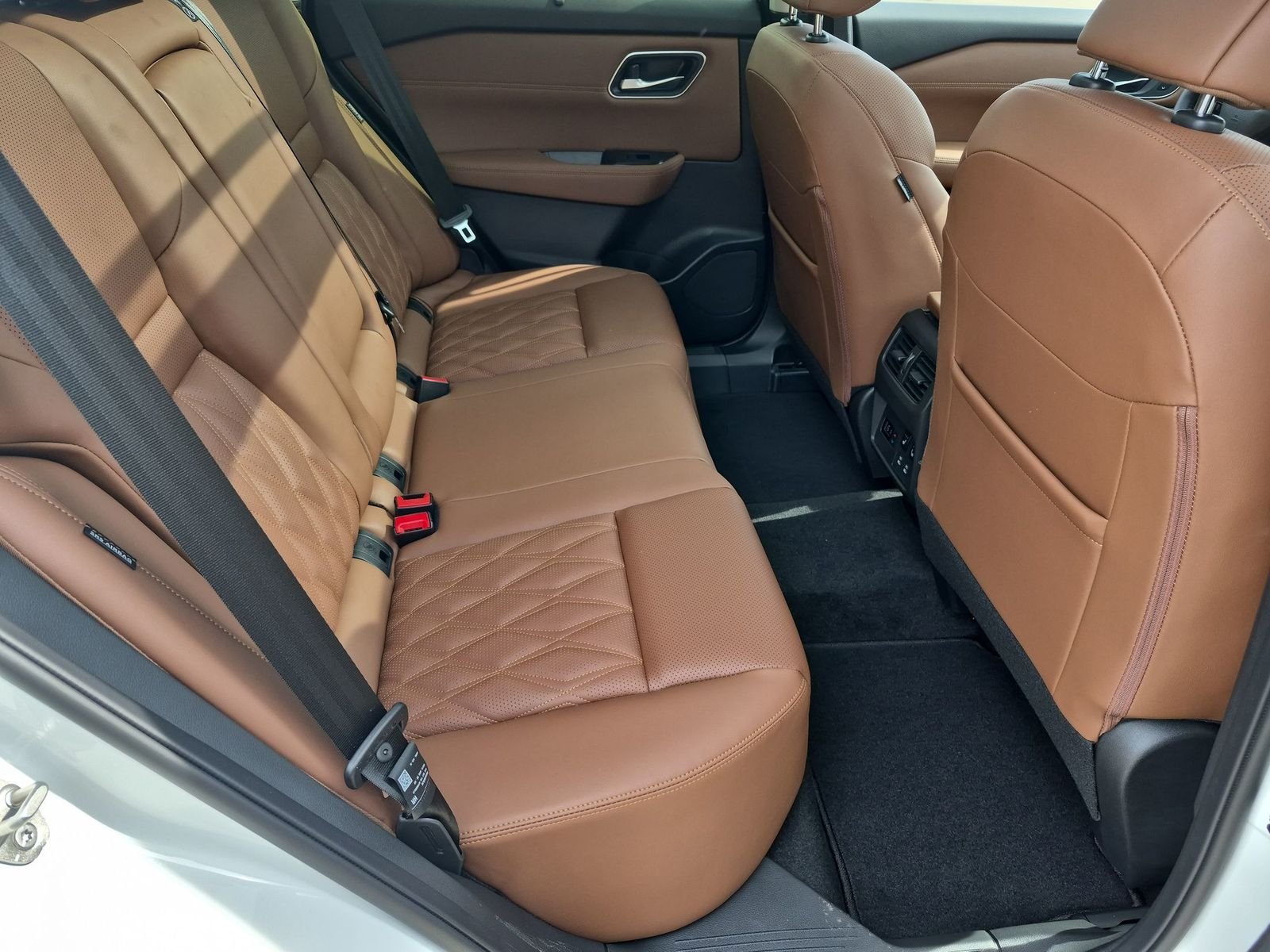 New 2026 Everest White Pearl TriCoat / Super Black Two-tone Nissan Platinum image 29