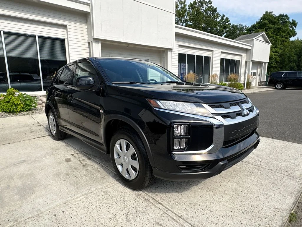 New 2026 Black Mitsubishi  image 5