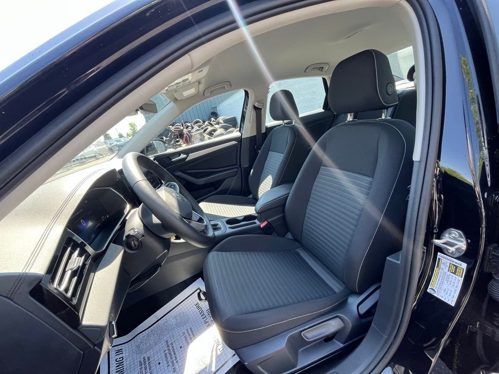 Certified Used 2025 Black Volkswagen 1.5T S image 11