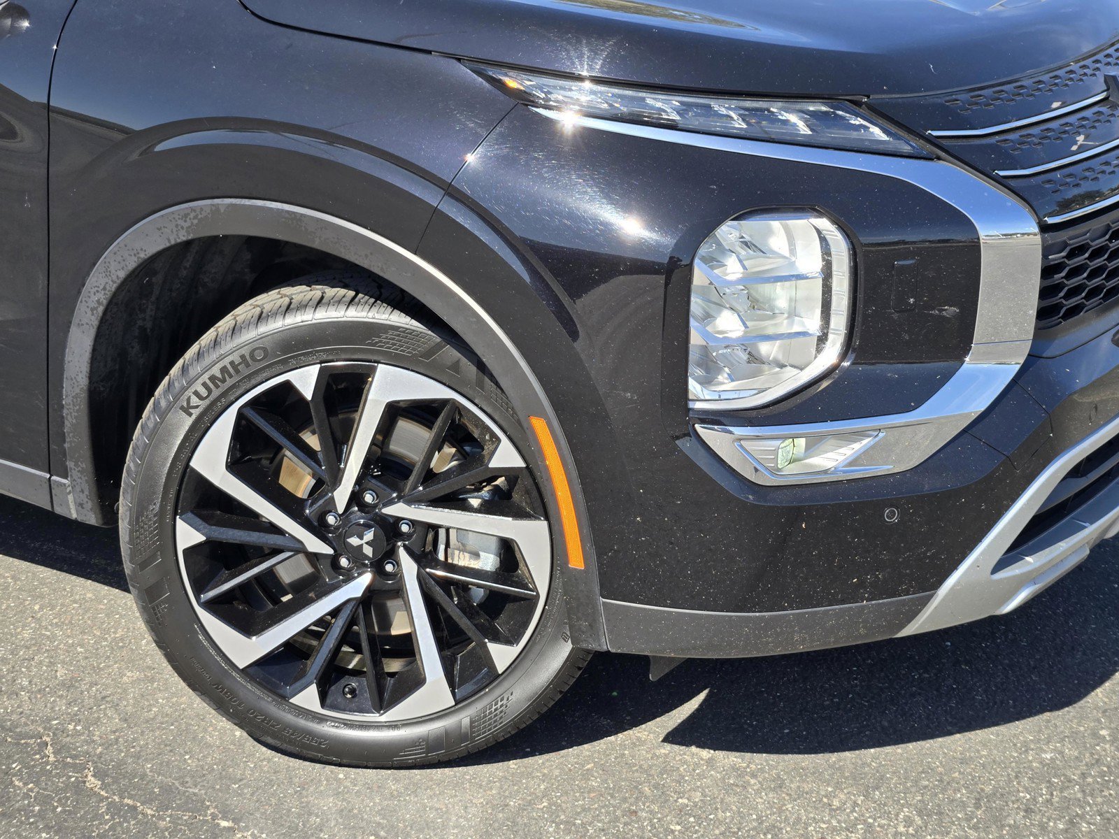 Used 2024 Black Mitsubishi  image 9