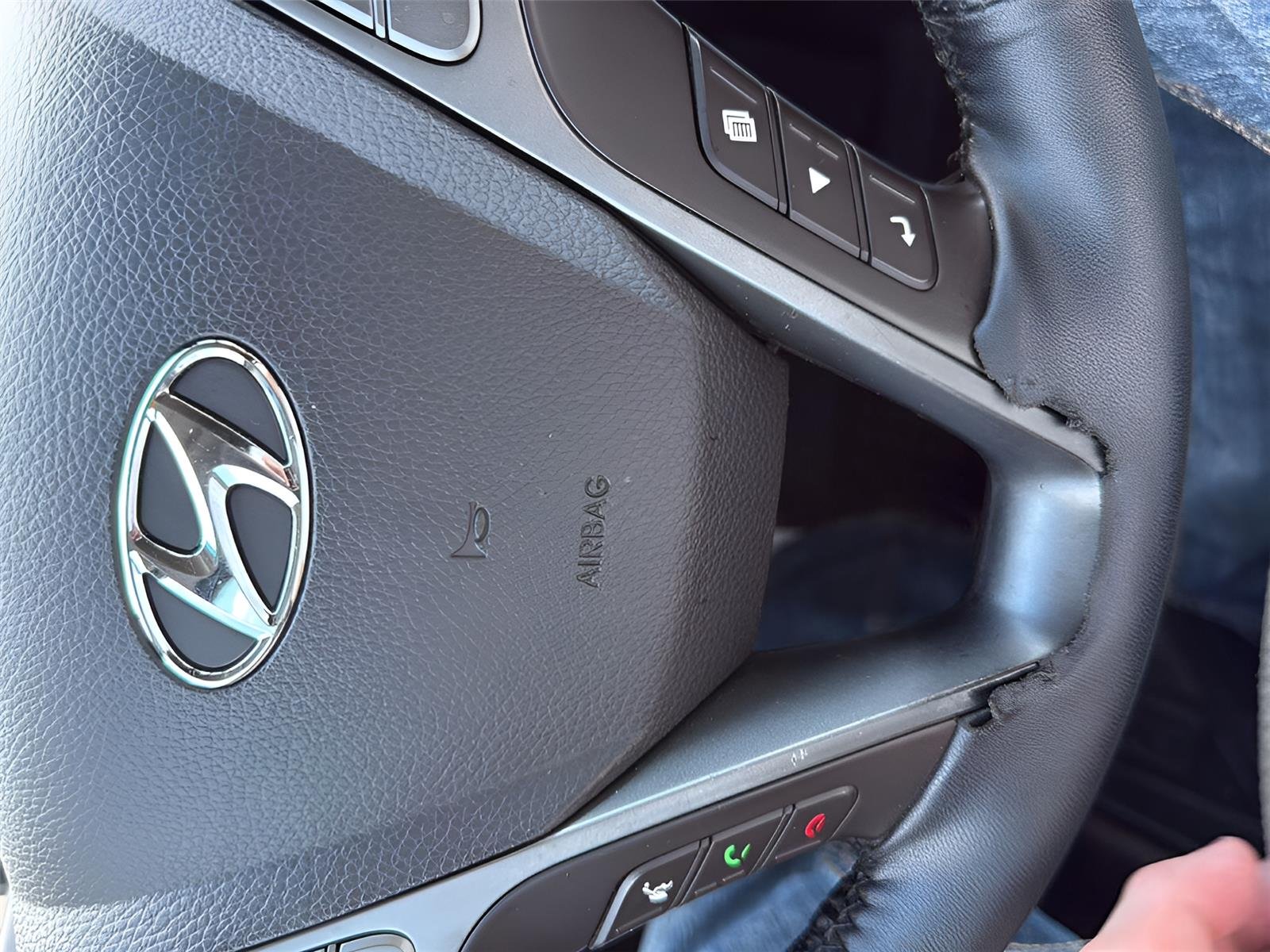 Used 2017 Platinum Graphite Hyundai 2.4L image 9