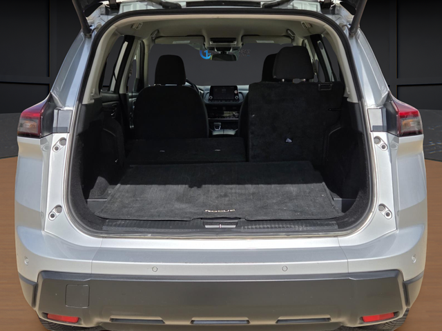 Used 2025 Silver Nissan SV image 7