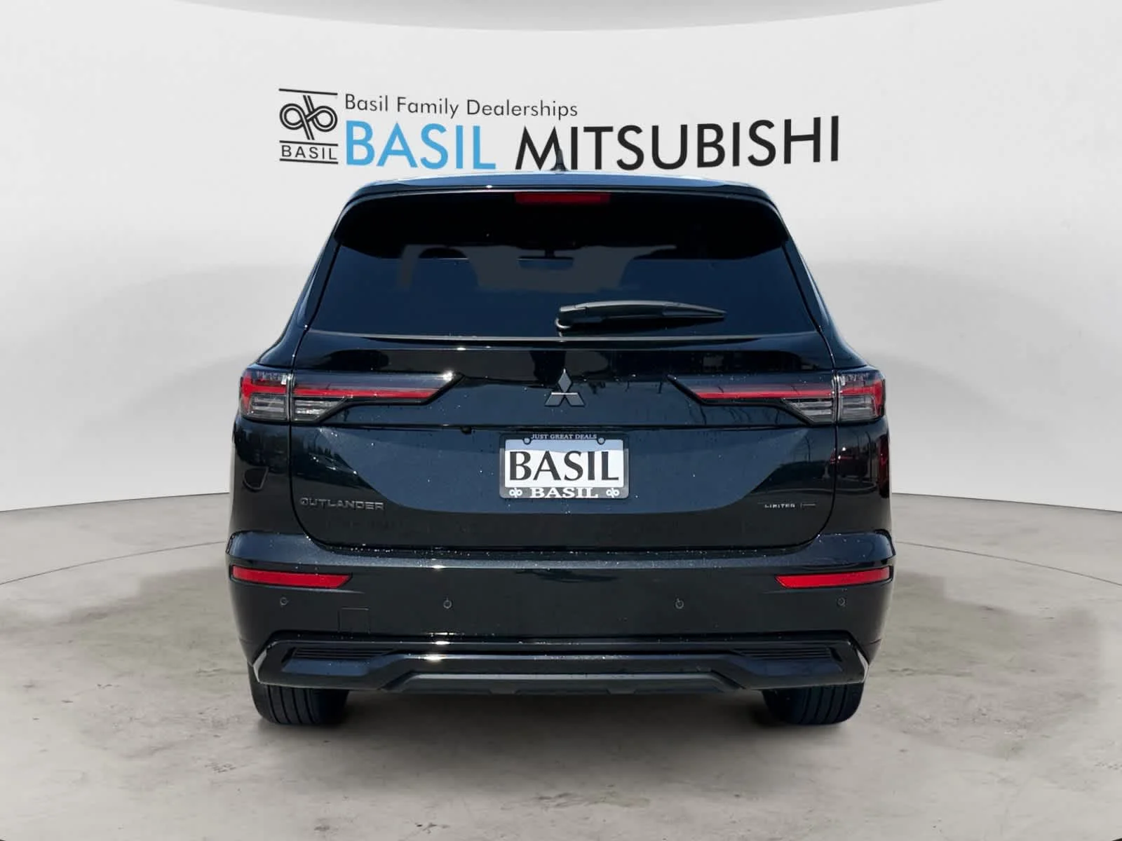 New 2026 Black Diamond Mitsubishi LE image 4