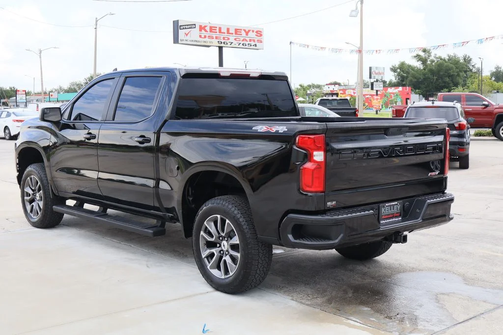 Used 2021 Black Chevrolet RST image 7