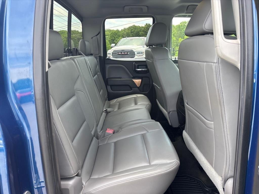 Used 2016 DEEP OCEAN BLUE METALLIC Chevrolet LTZ image 27