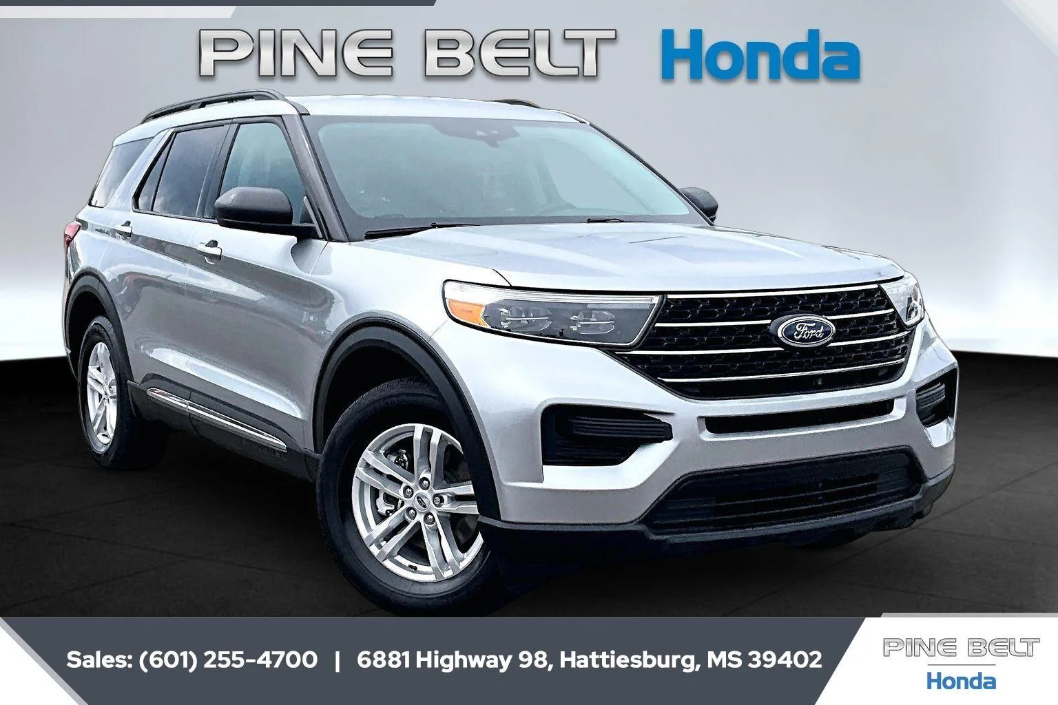 2023 Ford Explorer XLT 4WD's photo