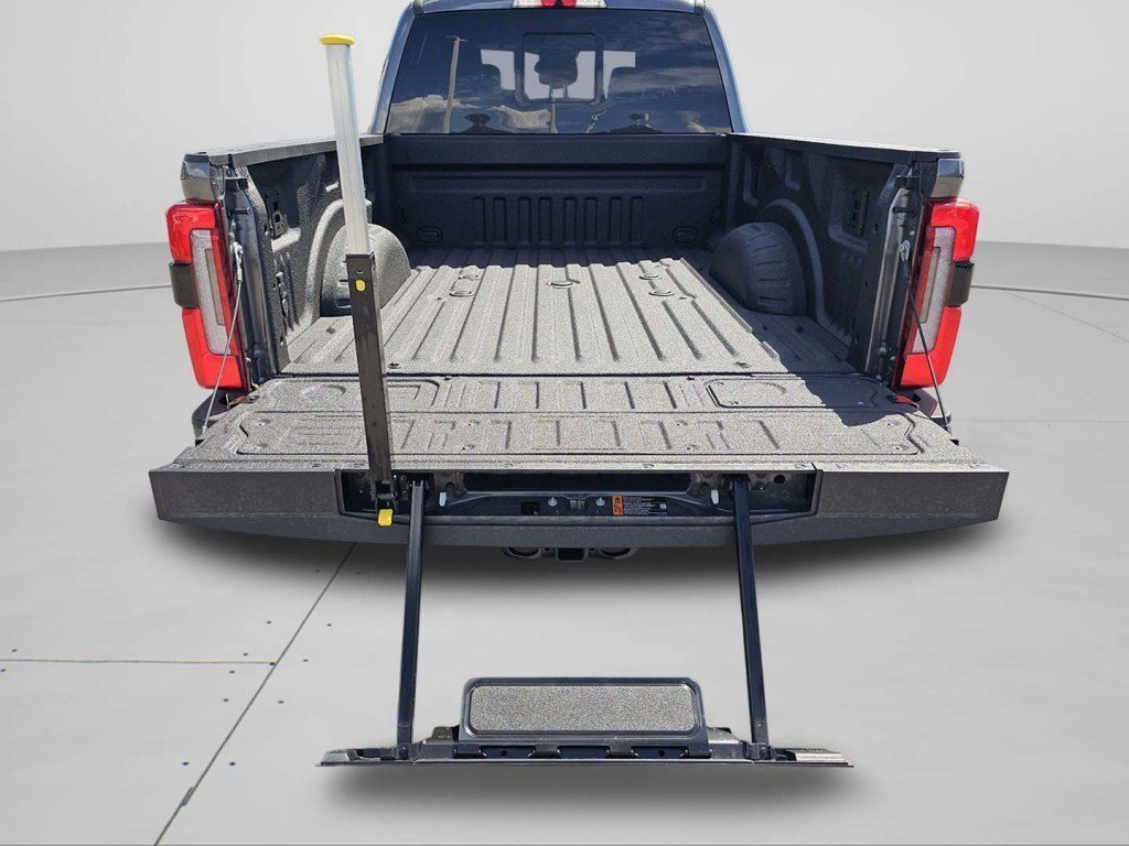 New 2026 Carbonized Gray Metallic Ford Platinum image 30