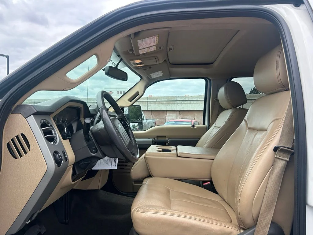 Used 2016 White Platinum Clearcoat Metallic Ford Lariat image 10