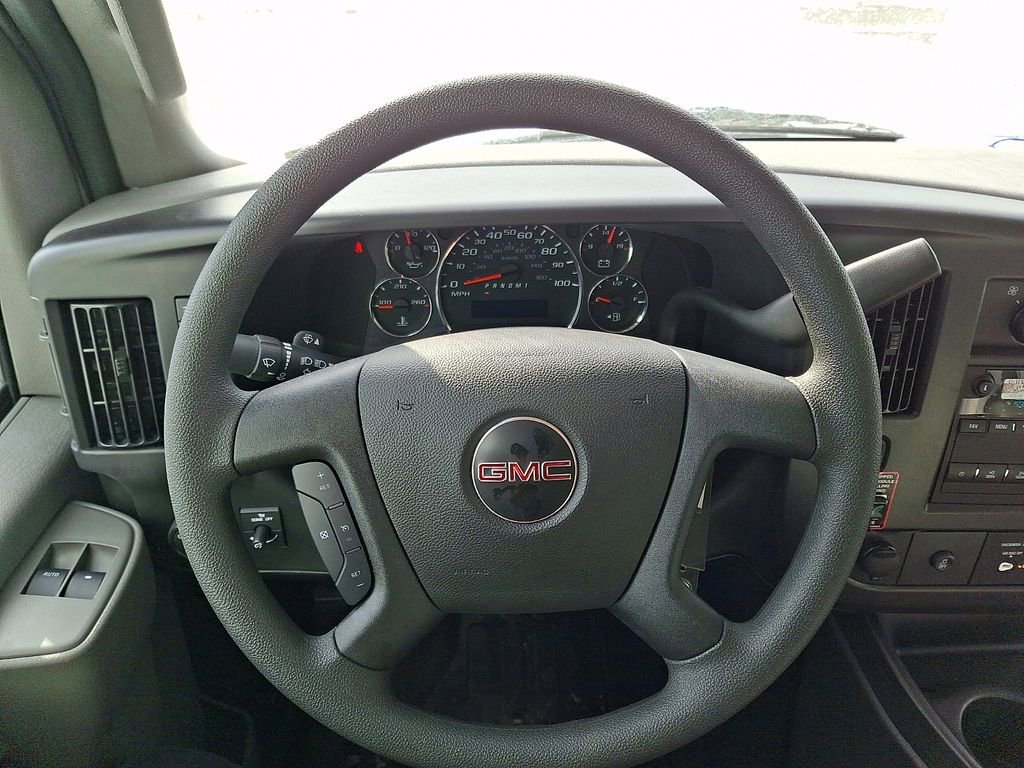 New 2025 Summit White GMC 2WT image 9