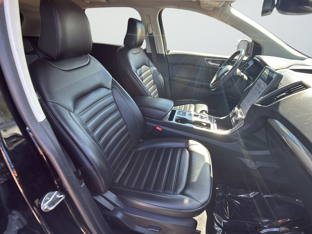 Used 2024 Black Ford SEL image 9