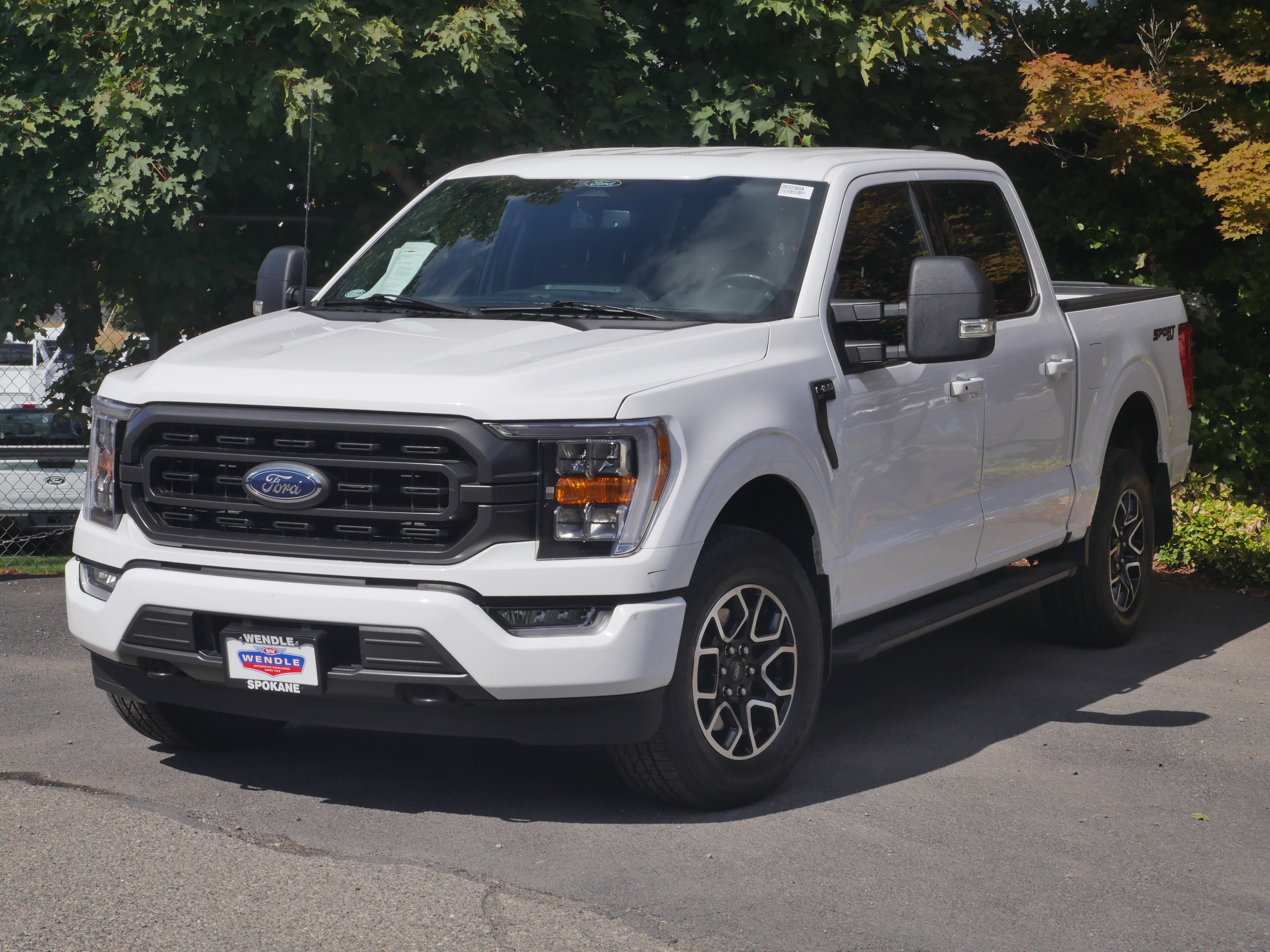 Used 2022 Oxford White Ford XLT image 2