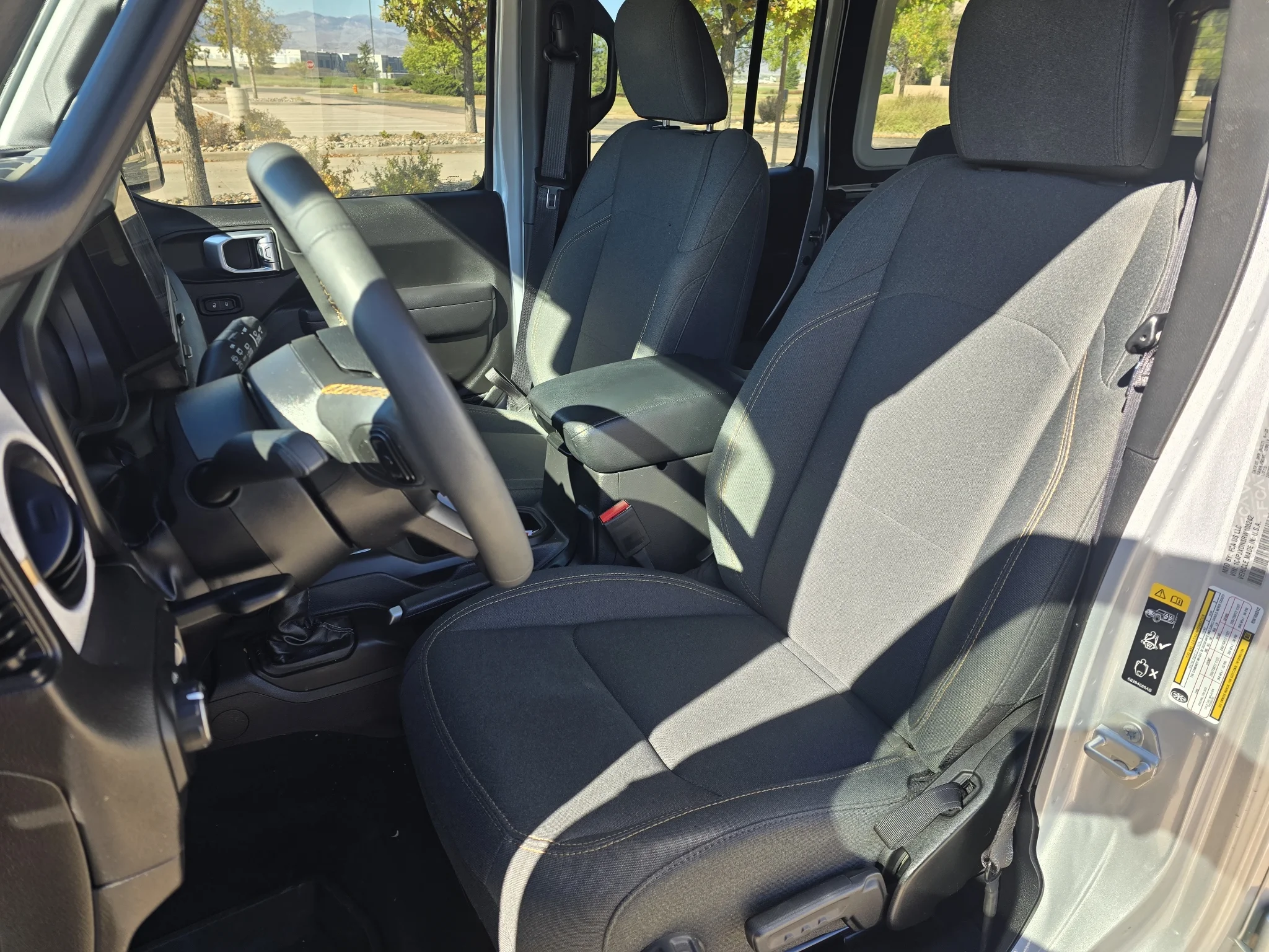 Used 2024 Silver Zynith Clearcoat Jeep Sport S image 14