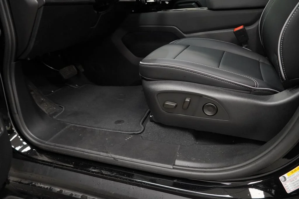 New 2026 Black Chevrolet LT - Extended Range image 21