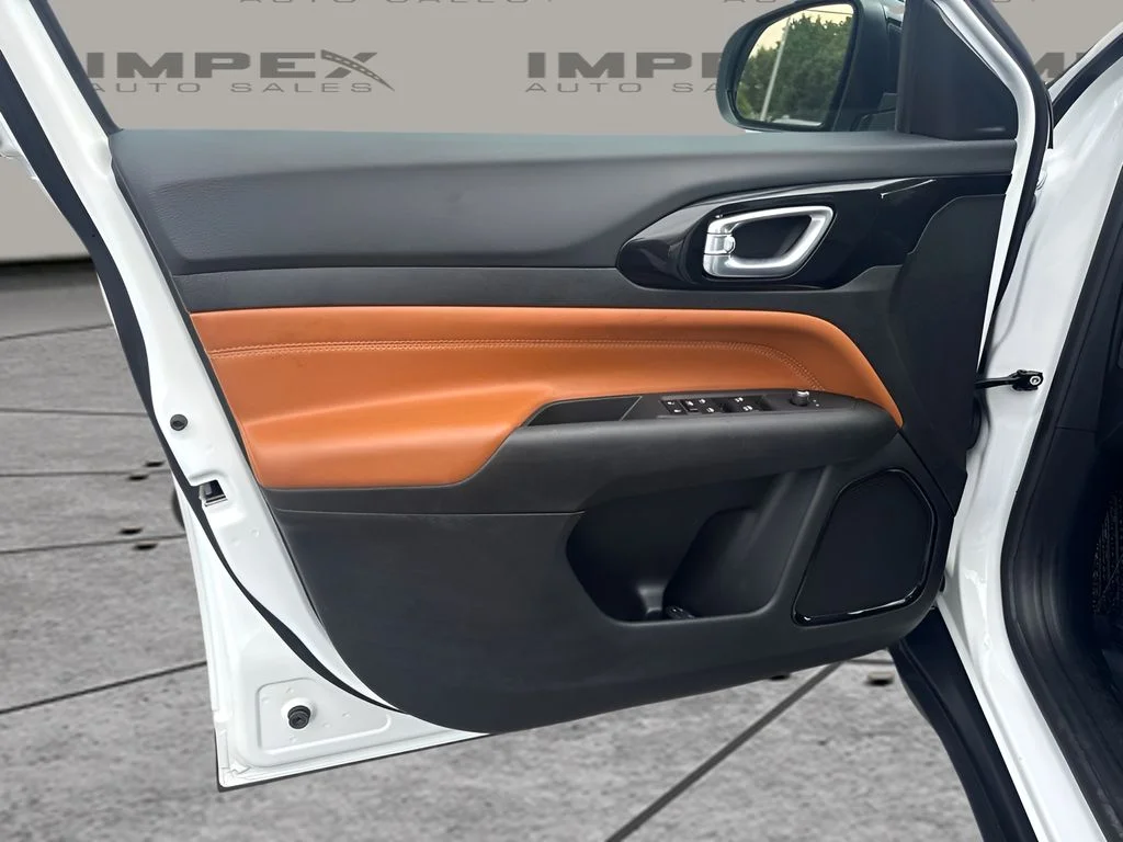 Used 2025 White Jeep Limited image 16