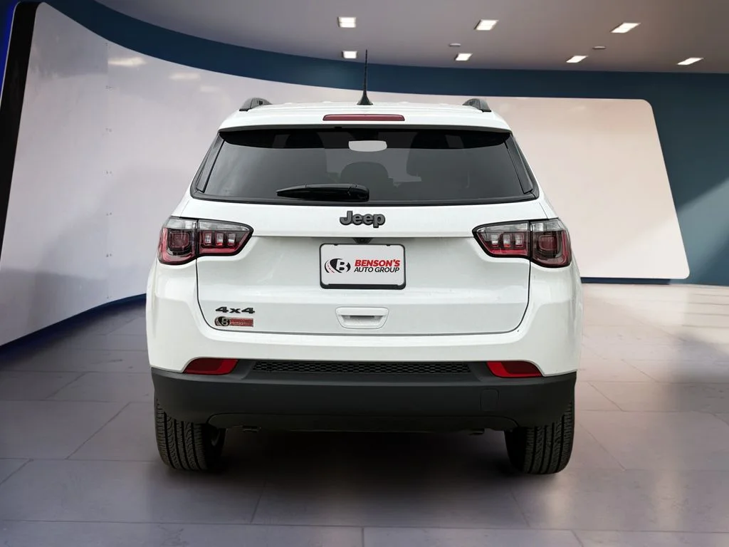 New 2026 White Jeep Latitude image 4