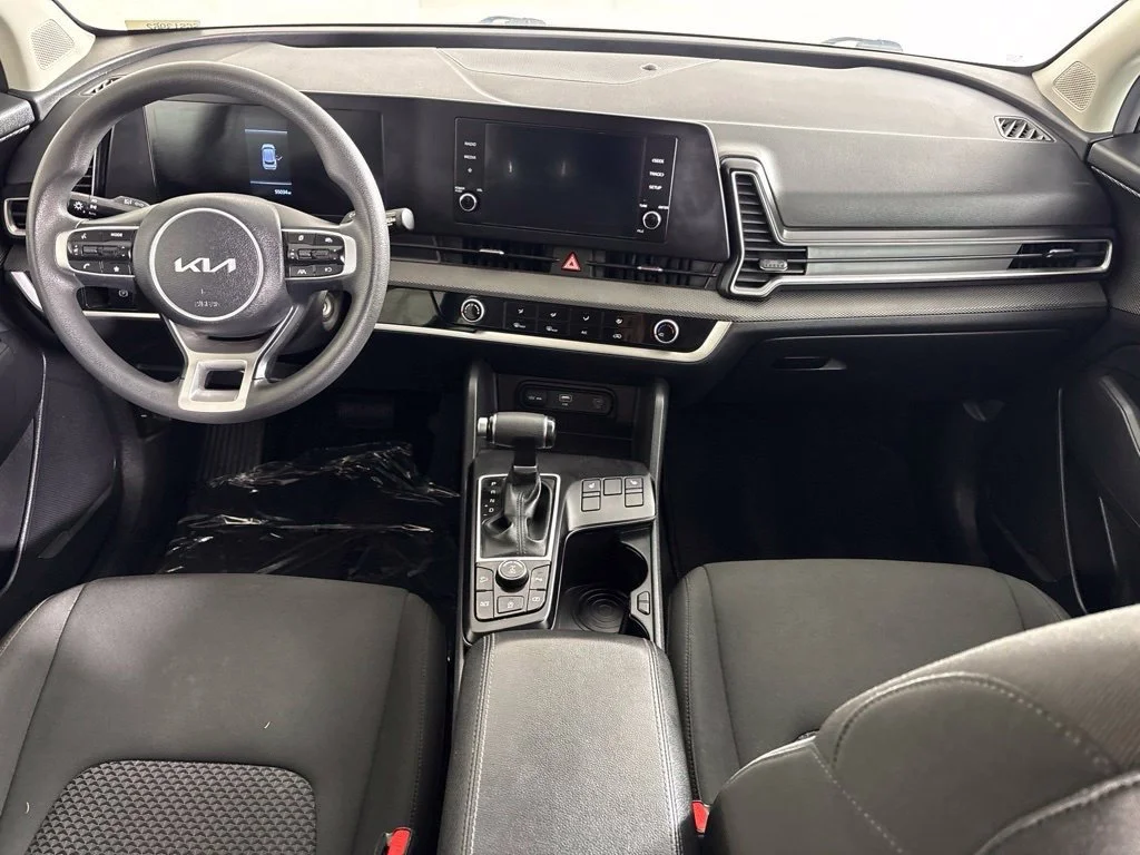 Used 2024 White Kia LX image 12