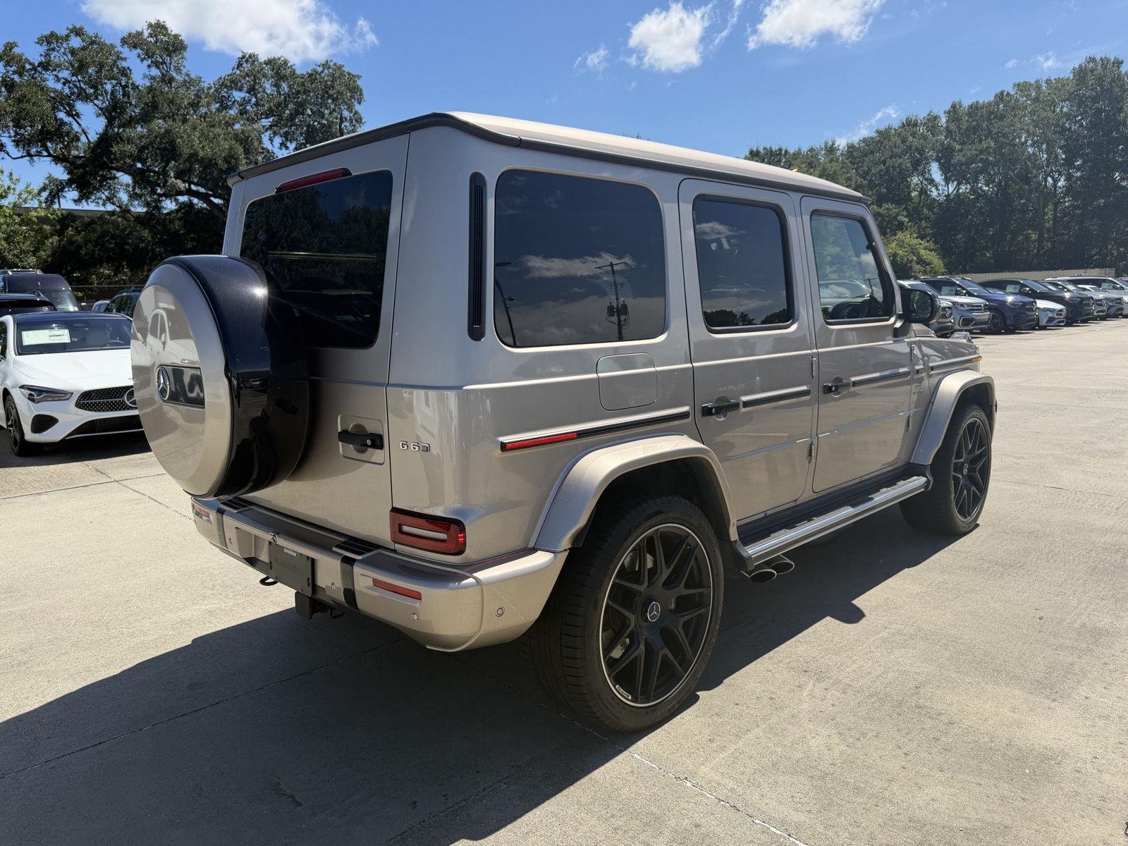 Certified Used 2025 MANUFAKTUR Desert Silver metallic Mercedes-Benz AMG® G 63 image 26