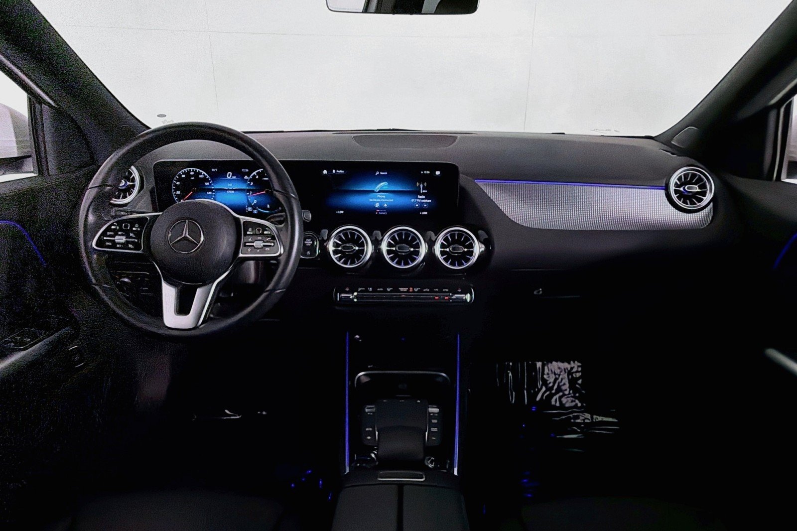 Used 2023 Polar White Mercedes-Benz 250 image 4