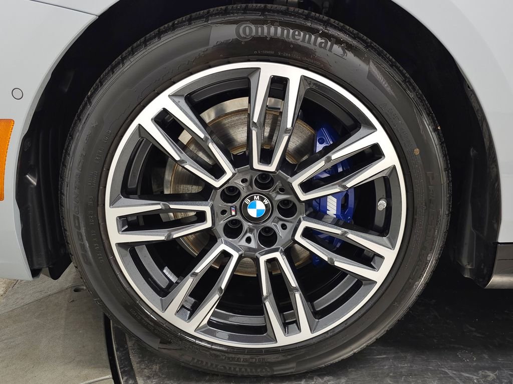 Used 2026 Gray Metallic BMW 530i xDrive image 8