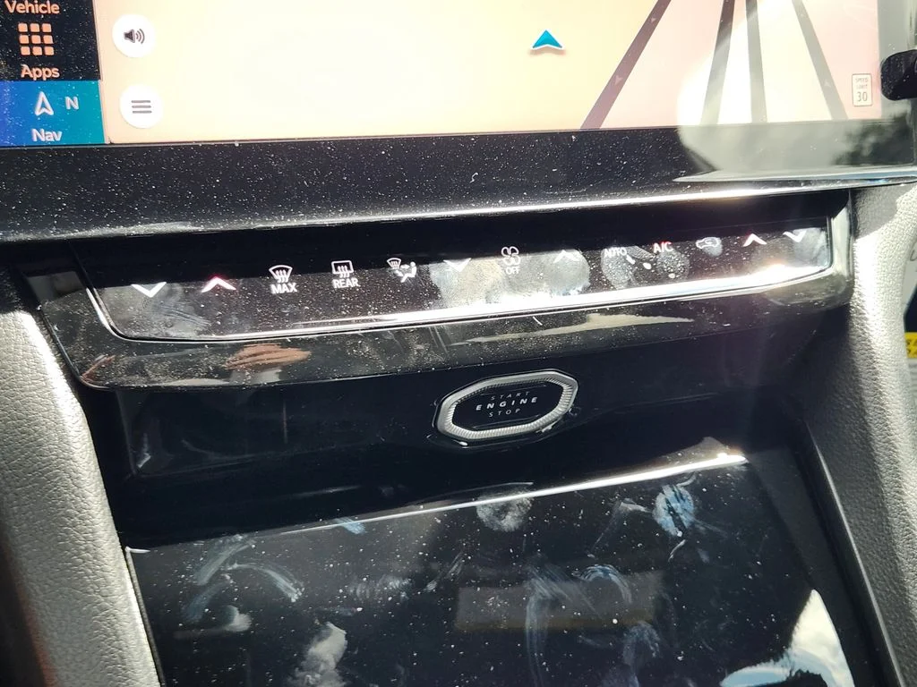 New 2026 Bright White Clear-Coat Exterior Paint Jeep Altitude image 14