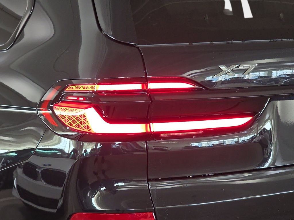 New 2027 Black Sapphire Metallic BMW xDrive40i image 22