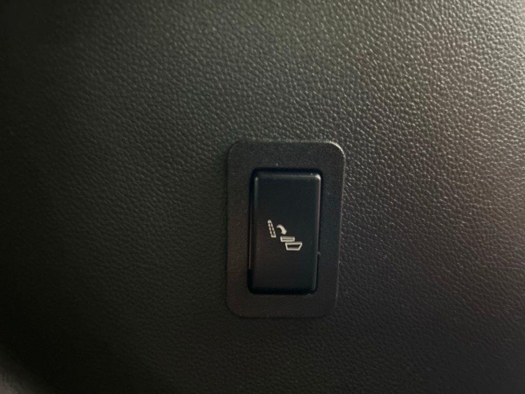 Used 2023 Sterling Metallic GMC AT4 image 19
