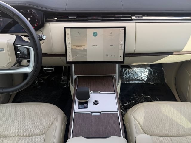 Used 2024 Blue Land Rover SE image 15