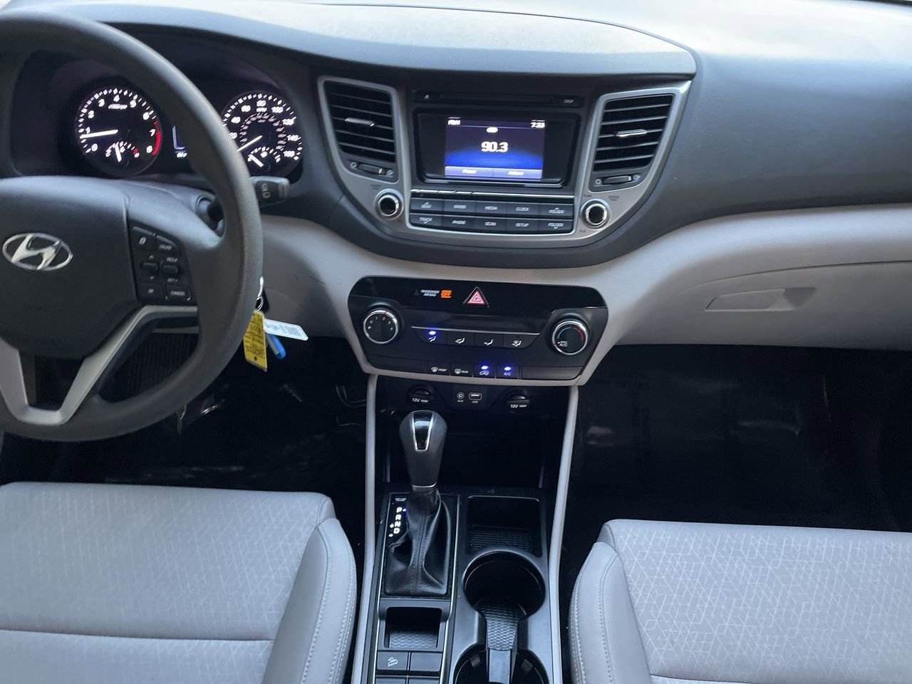 Used 2018 Black Noir Pearl Hyundai SE image 13