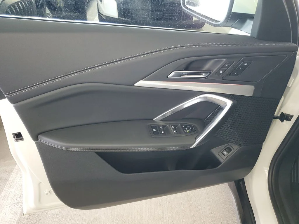 Used 2026 Alpine White BMW xDrive28i image 14