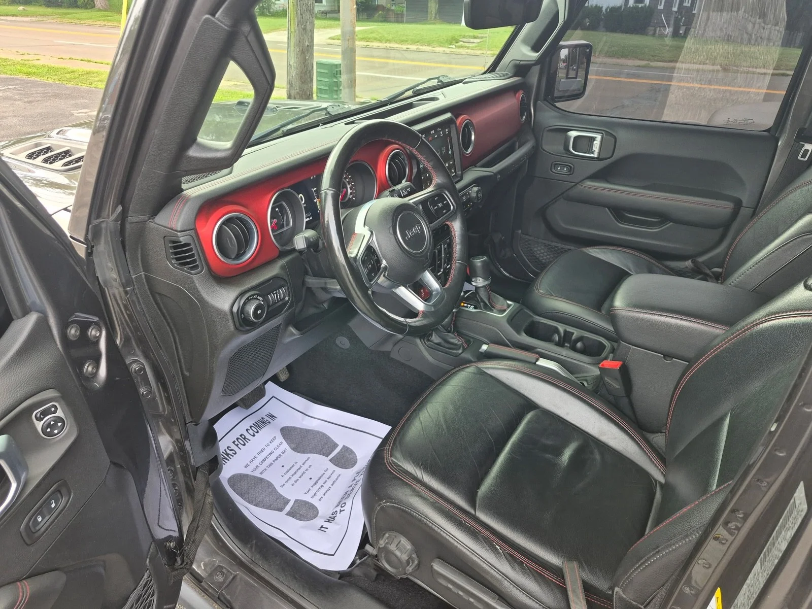 Used 2018  Jeep Rubicon image 3