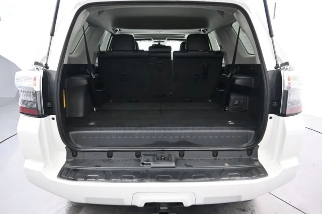 Used 2019 Super White Toyota SR5 image 22