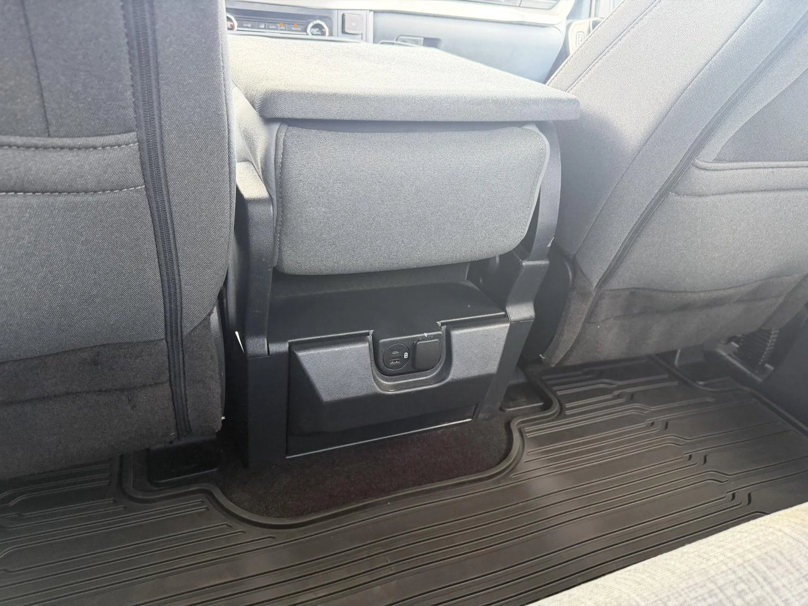 Used 2022 Oxford White Ford XLT image 9