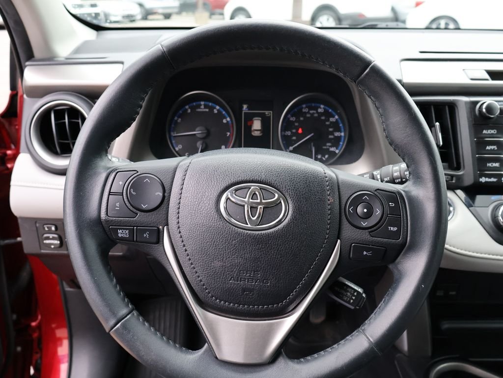 Used 2018 Red Toyota XLE image 24
