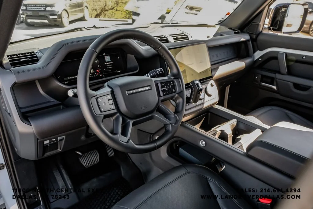 New 2026 Fuji White Land Rover X-Dynamic SE image 2