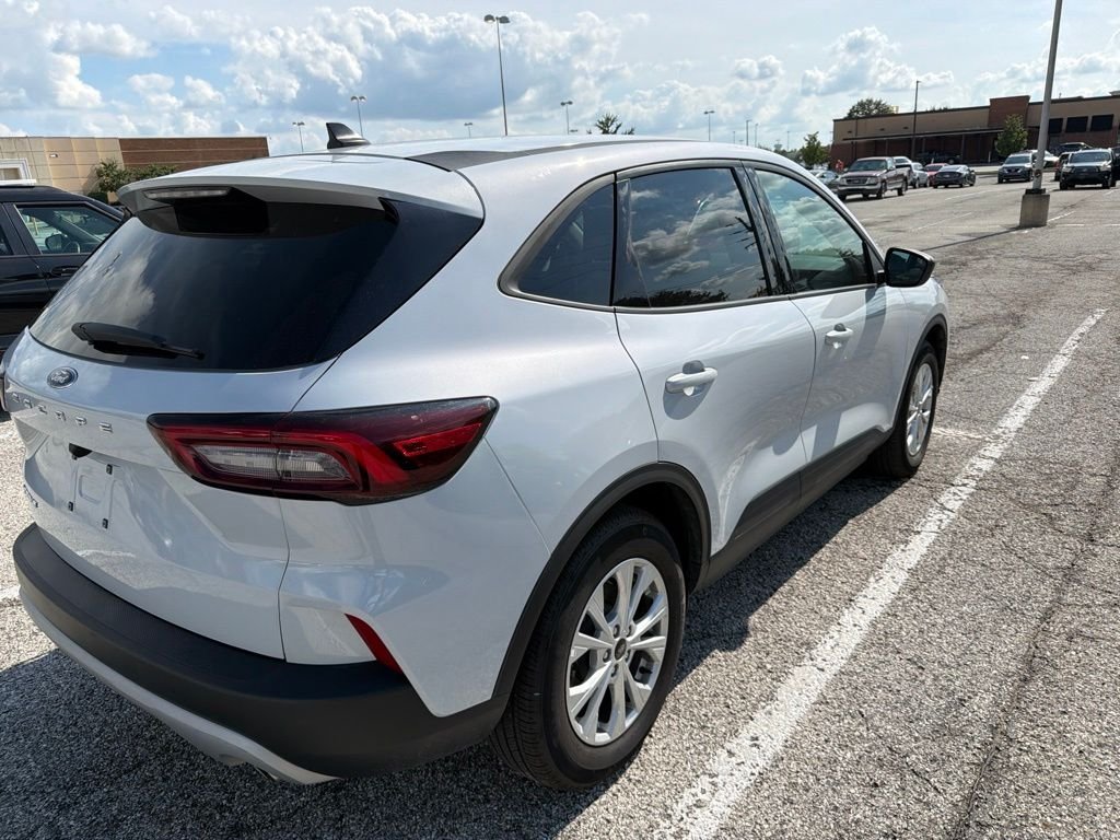 Used 2025 Silver Ford Active image 5