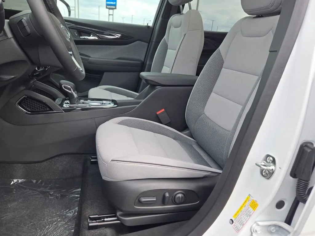 New 2026 Summit White Chevrolet LT image 23
